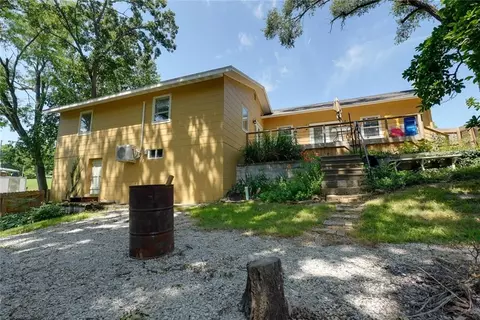 Exterior - 29460 Huse St, Warsaw, MO 65355 photo 5 of 10