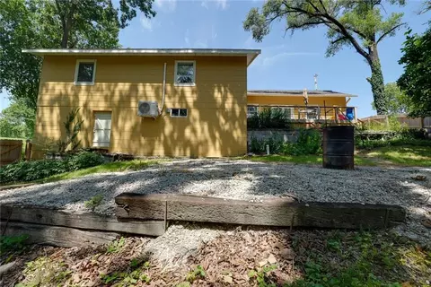 Exterior - 29460 Huse St, Warsaw, MO 65355 photo 4 of 10