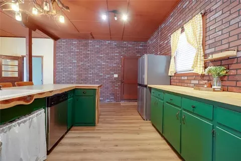 Kitchen - 29460 Huse St, Warsaw, MO 65355 photo 3 of 5