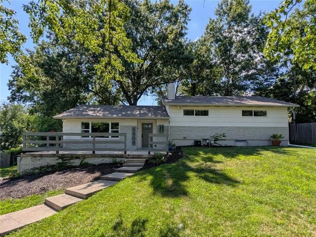 5808 NW Hutson Rd, Kansas City, MO 64151