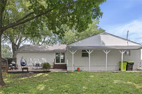 Exterior - 3003 E 171st St, Belton, MO 64012 photo 2 of 8
