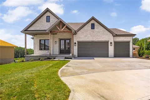 24621 W 60th Ter, Shawnee, KS 66226