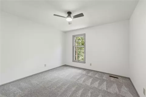 Bedroom - 8009 Hallet St, Lenexa, KS 66215 photo 5 of 8