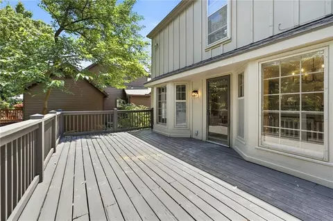 Exterior - 8009 Hallet St, Lenexa, KS 66215 photo 7 of 12