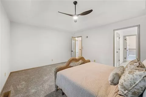 Bedroom - 8009 Hallet St, Lenexa, KS 66215 photo 3 of 8