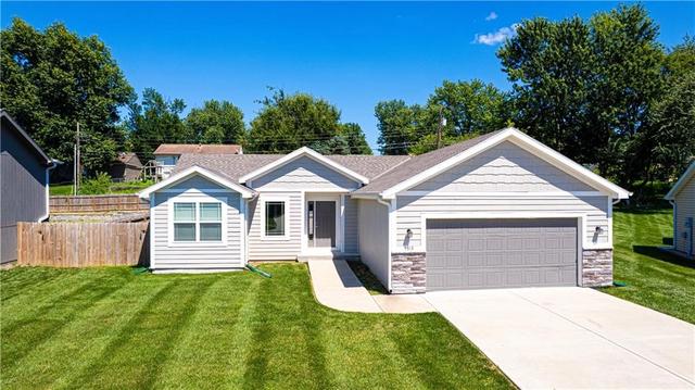 5313 Crystal Dr, Saint Joseph, MO 64503