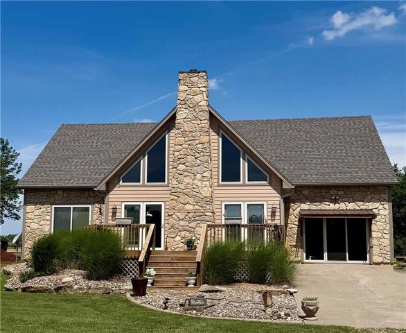 3776 Delaware Rd, Pomona, KS 66076
