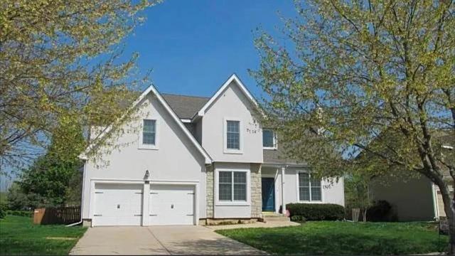 5216 W 158th Pl, Overland Park, KS 66224