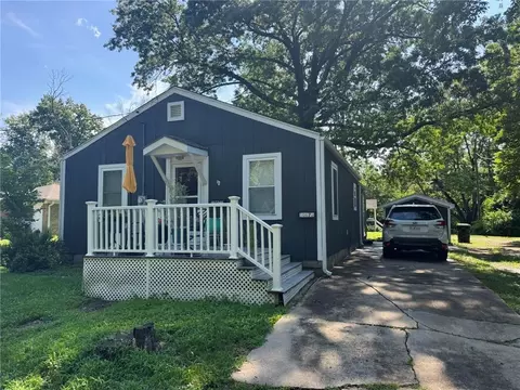1007 A B Lexington, Harrisonville, MO 64701