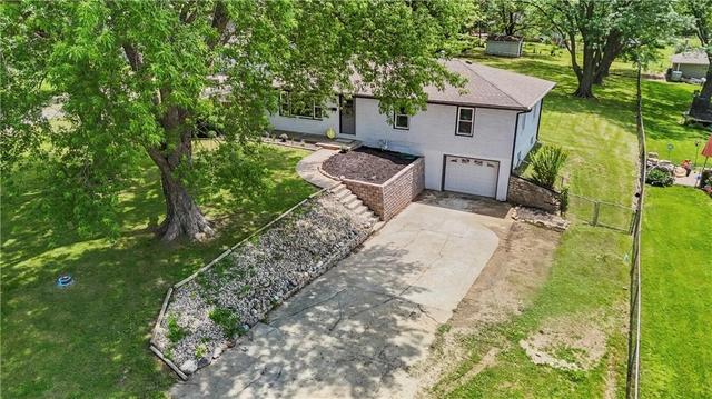 13101 NW Porter Rd, Parkville, MO 64152