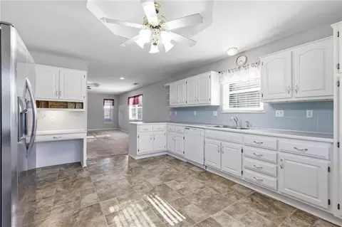 616 Twilight Dr, Raymore, MO 64083 photo 11