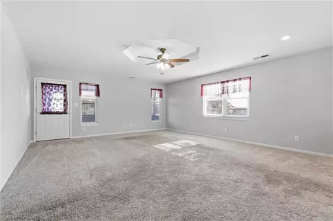 616 Twilight Dr, Raymore, MO 64083 photo 4