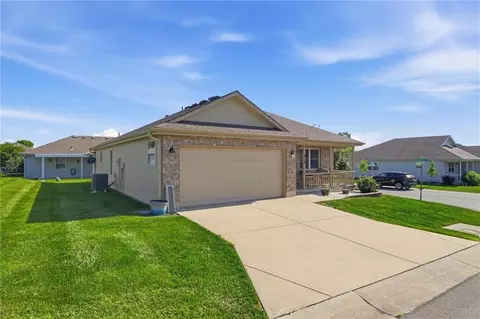616 Twilight Dr, Raymore, MO 64083 photo 3