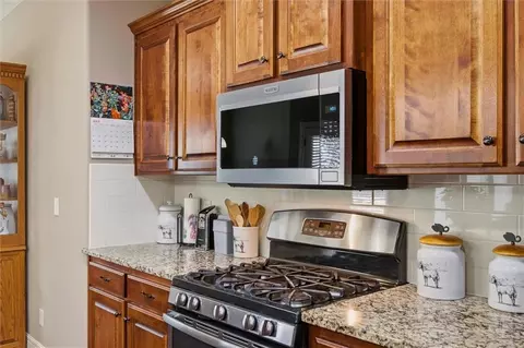 311 Crestview Ct, Raymore, MO 64083 photo 10