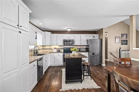 Kitchen - 714 Harris Ln, Cameron, MO 64429 photo 2 of 3