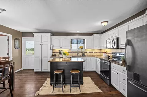 Kitchen - 714 Harris Ln, Cameron, MO 64429 photo 1 of 3