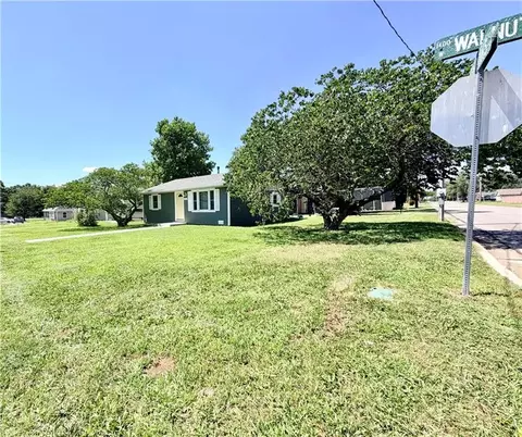 Other - 1402 W Walnut St, Nevada, MO 64772 photo 2 of 6