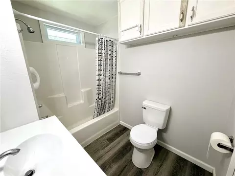 Bath - 1402 W Walnut St, Nevada, MO 64772 photo 1 of 2
