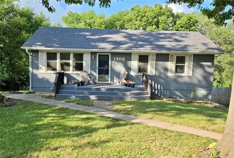 1308 NE 88th St, Kansas City, MO 64155