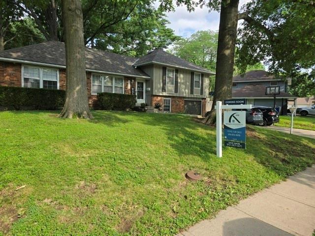 5223 Cody St, Shawnee, KS 66203