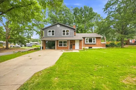 10001 Cambridge Ave, Kansas City, MO 64134
