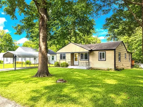 4711 N Kansas Ave, Kansas City, MO 64117