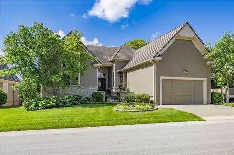 5313 W 124th Ter, Leawood, KS 66209