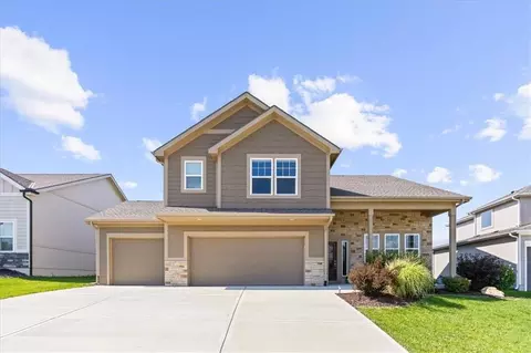 31408 W 85th Ter, De Soto, KS 66018