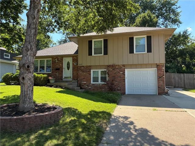 9602 Eby St, Overland Park, KS 66212