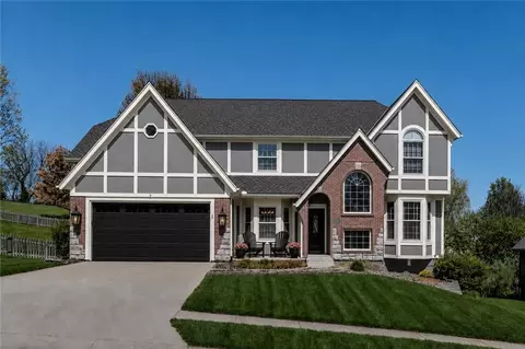 5508 Meadow Lk, Parkville, MO 64152
