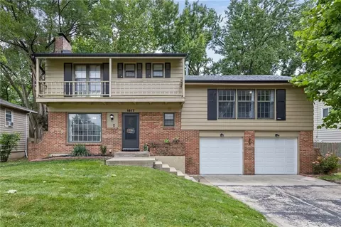 1617 NE 50th St, Kansas City, MO 64118