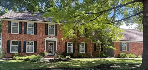22 NE Bayview Dr, Lees Summit, MO 64064 photo 1