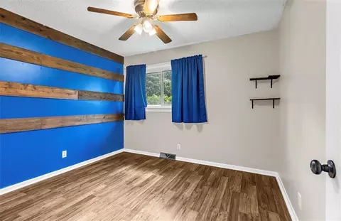 Bedroom - 9805 E 33rd St, Independence, MO 64052 photo 2 of 3