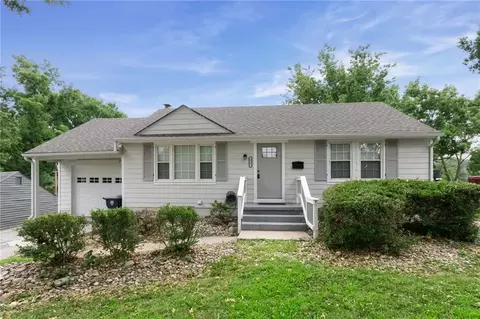 3121 NE 56th St, Kansas City, MO 64119