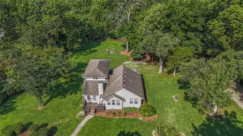 7730 Hardy St, Overland Park, KS 66204