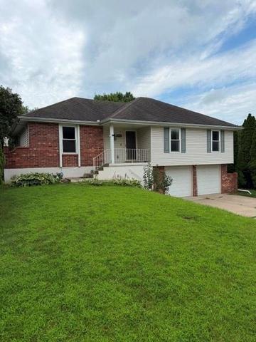2924 SW Walnut St, Blue Springs, MO 64015
