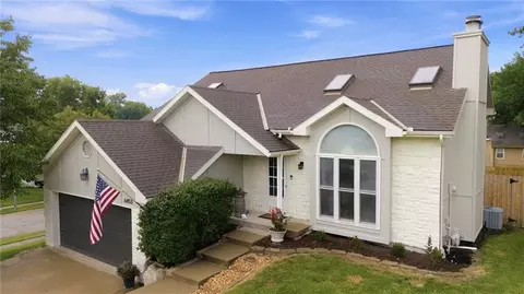 6453 N Amoret Ave, Kansas City, MO 64151