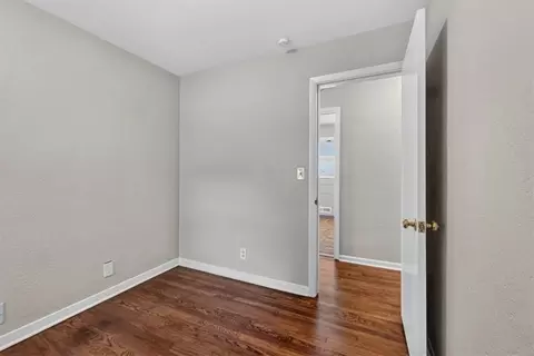11703 E 39th St, Independence, MO 64052 photo 28