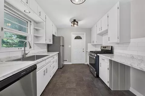 11703 E 39th St, Independence, MO 64052 photo 18