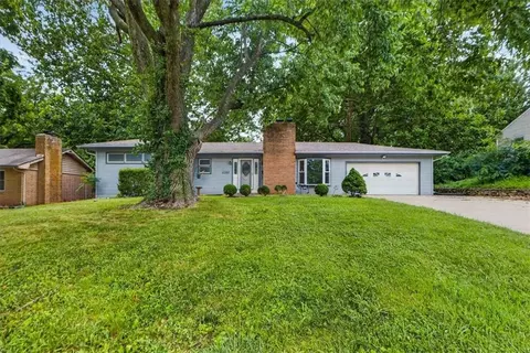 11703 E 39th St, Independence, MO 64052 photo 2