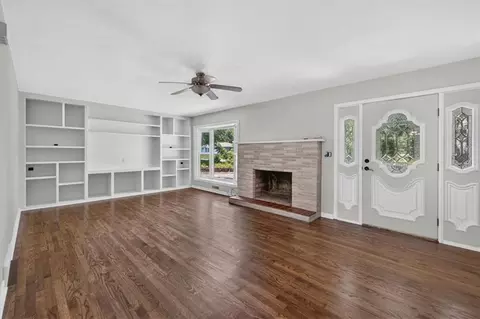 11703 E 39th St, Independence, MO 64052 photo 7