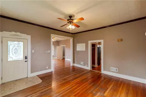 Living - 900 S 5th St, Atchison, KS 66002 photo 2 of 8