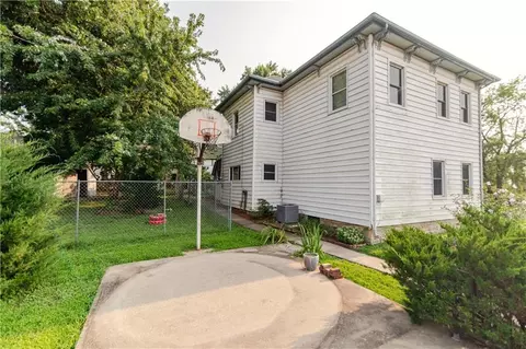 Exterior - 900 S 5th St, Atchison, KS 66002 photo 11 of 14