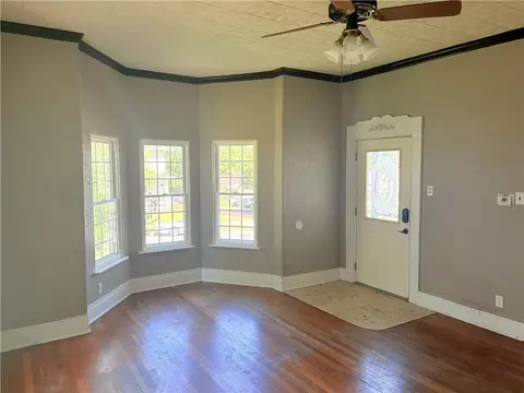 Living - 900 S 5th St, Atchison, KS 66002 photo 2 of 6