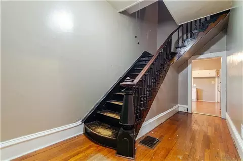 Entry Way - 900 S 5th St, Atchison, KS 66002 photo 3 of 5