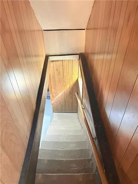 Entry Way - 900 S 5th St, Atchison, KS 66002 photo 3 of 3