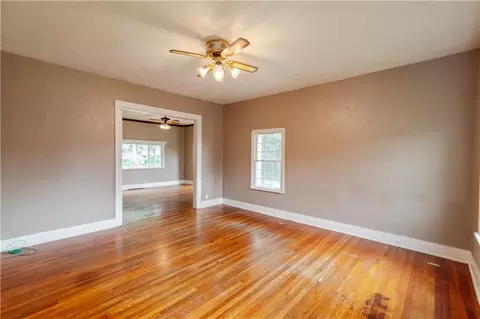 Living - 900 S 5th St, Atchison, KS 66002 photo 5 of 8
