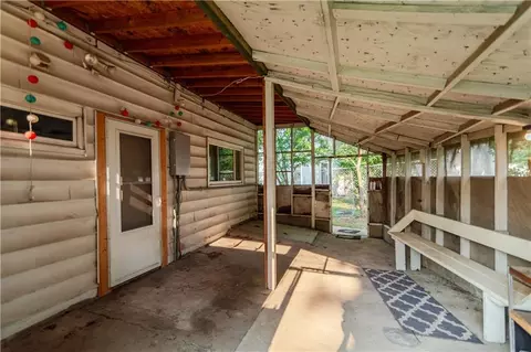 Exterior - 900 S 5th St, Atchison, KS 66002 photo 5 of 14