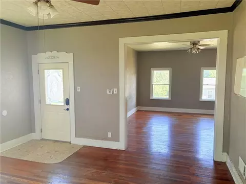 Living - 900 S 5th St, Atchison, KS 66002 photo 3 of 6