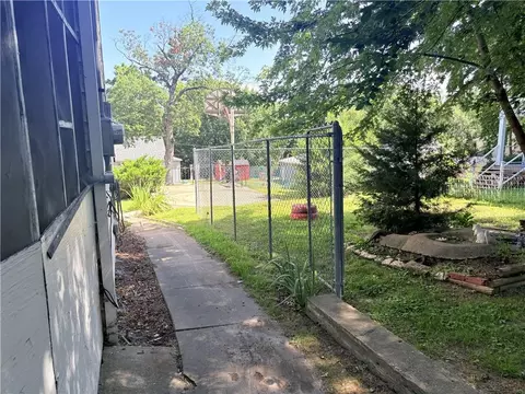 Exterior - 900 S 5th St, Atchison, KS 66002 photo 5 of 14